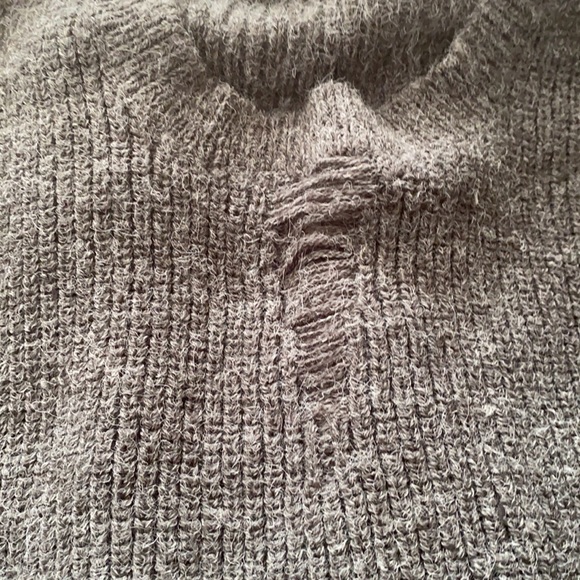 ROMEO AND JULIET COUTURE gray sweater - Picture 3 of 4